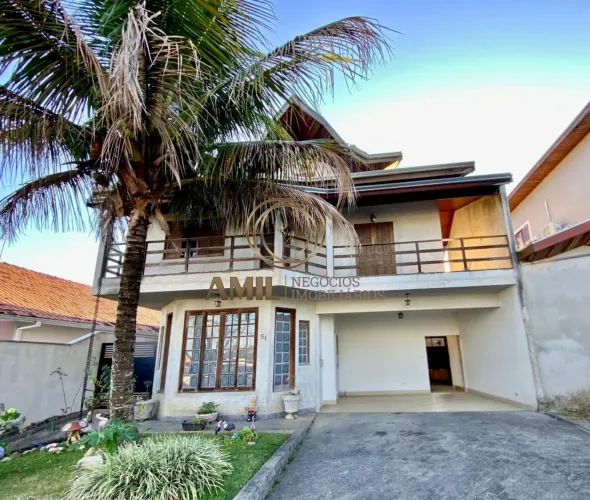 Casa a venda no Recanto da Serra, com 04 dormitórios, 01 suíte, 320m² de construção, local