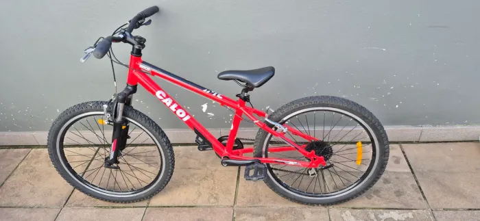 Bicicleta Caloi Wild R24, Aro 24, 8 Velocidades, Quadro Alumínio, Suspensão 50mm