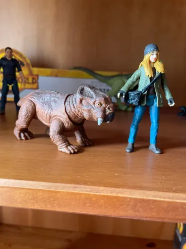 Jurassic World Maise + Lystrosaurus
