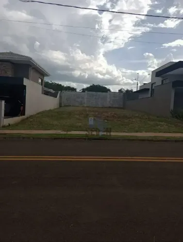 Terreno à Venda no Condomínio Tamboré Bauru  364 m²