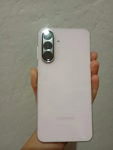 Celular Samsung Galáxi A56 8Ram 128GB rosa