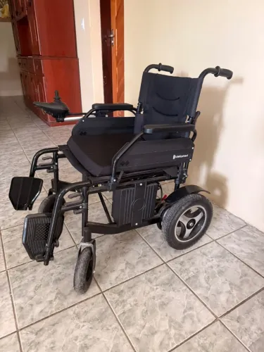 Cadeira de Rodas Motorizada Dellamed - NOVA, Nunca Utilizada