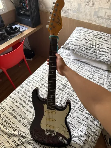 Guitarra RX20S + Amplificador Oneal e acessórios
