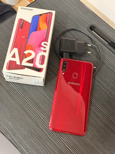 Samsung A20s