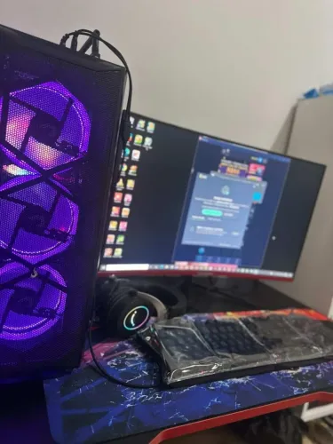 Vendo ou troco por algo do meu interesse com volta em dinheiro Pc gamer novinho roda tudo