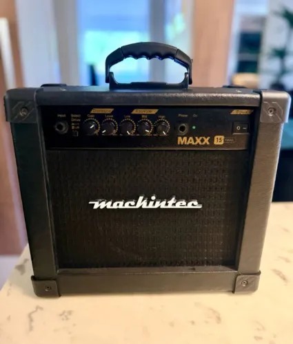 Amplificador Mackintec Maxx 15