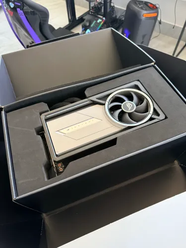 RTX 5090 ROG ASTRAL LIQUID 32GB 