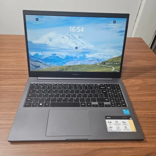 Samsung Book Intel Celeron 6305 8GB nvme 128GB + HD 500GB Tela 15,6 FullHD