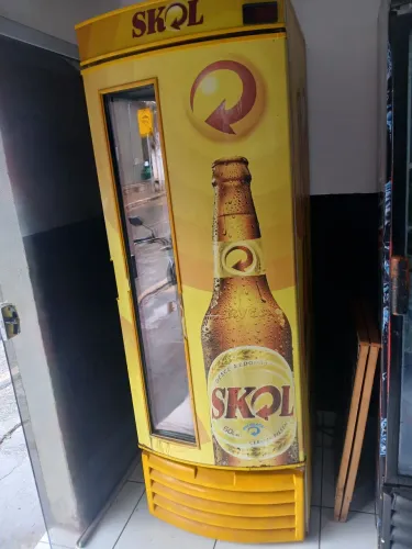 Geladeira skol 