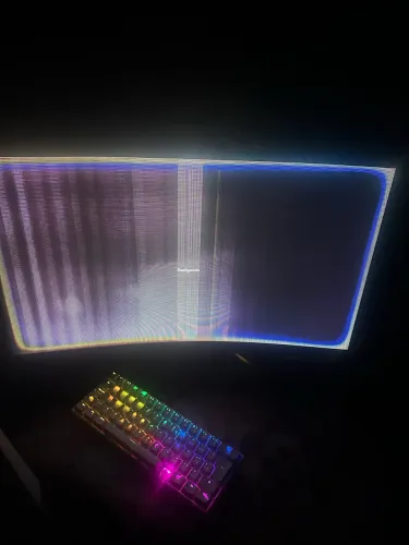 Monitor curvado 27 polegadas 165hz todo bom do nada apresentou essas linhas 