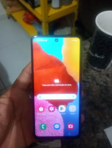 Celular bem conservado