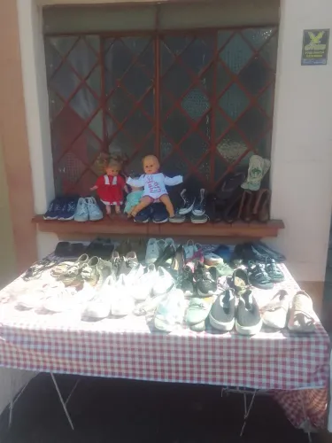 Bazar de roupas e sapatos