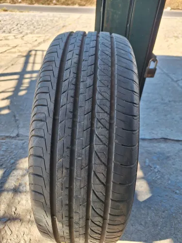 Pneu 205 60 15 Goodyear (semi-novo)