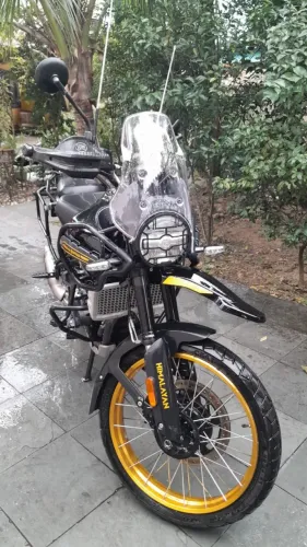 Himalayan 450 Hanle Black Tubeless (sem câmara) com kit adventure original (sem baús)