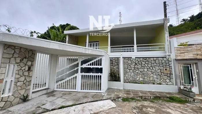 Casa Condomínio Mangabeiras 3 suítes portaria 24 horas