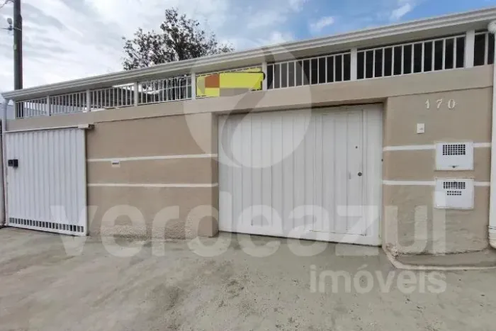 Casa com 4 dorm.4 banheiros, área gourmet,2 vagas, prox. Pq. das águas.