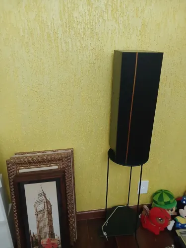 Armário de banheiro com cantoneira porta shampoo e móvel de ferro
