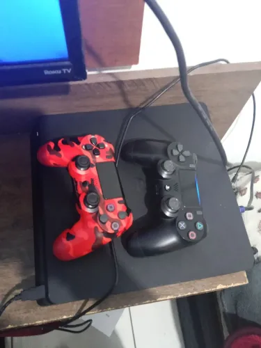 PS4 slim semi-novo