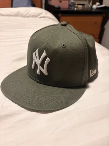 Bone new era verde 7 3/8
