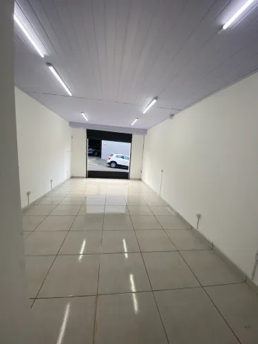 Loja para Locação Rua Sra de Fátima em frente ao Renautec