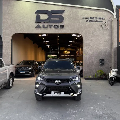 Toyota Hilux SW4 SRX Plat. 4X4 2.8 TB Die. Aut. 2024