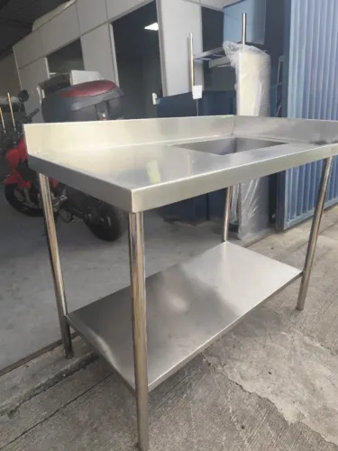 Pia Industrial em Aço Inoxidável 1,10x0,60x0,90 com Bojo