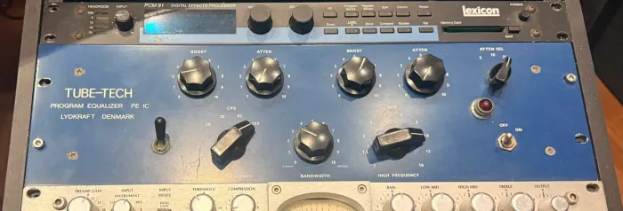 Equalizador valvulado Tubetech PE 1C