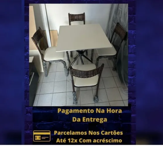 Mesa de jantar de 4 cadeira
