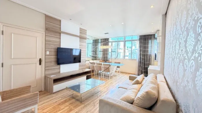 APTO MOBILIADO COM 108 M² ÚTEIS, 03 DORMS., 01 SUÍTE, 01 GAR., JARDINS