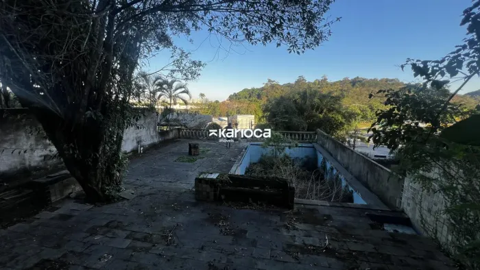 Terreno de 1000 metros de Frente na Estrada dos Bandeirantes