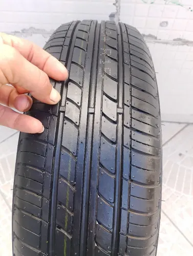 Vendo 4 Pneus aro14 175/75 novos 