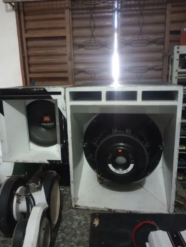 Vendo ou troco Caixa trio R$3000