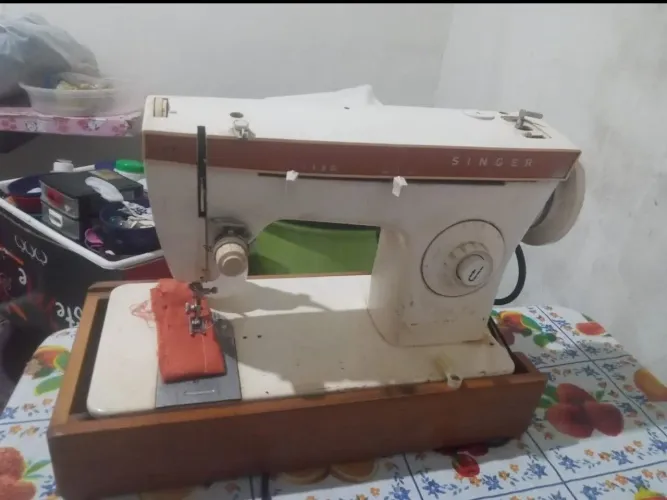 Máquina de custura