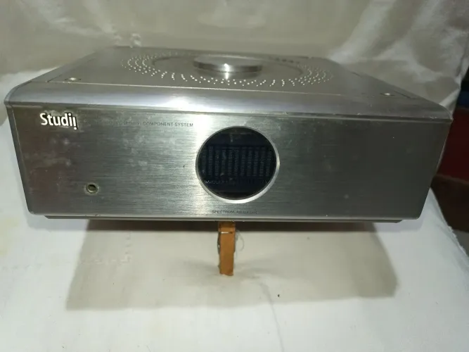 Amplificador Studii ST71400VCD não liga