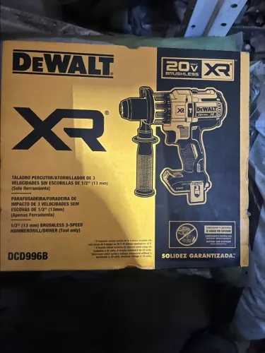 Furadeira e Parafusadeira de Impacto Dewalt DCD996B a Bateria 20V Brushless 1/2"
