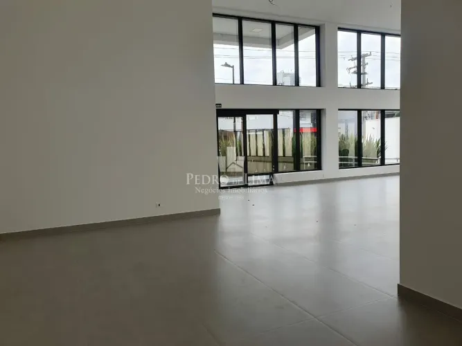 Loja comercial ao lado da Praça Silvio Romero, área, útil de 242,50 m², 19 vagas