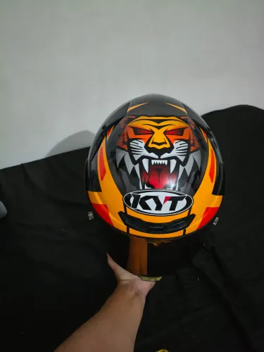 Capacete kyt tt course