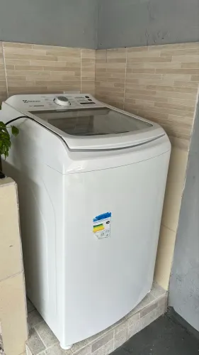 MÁQUINA DE LAVAR ELETROLUX. Negocio o preço