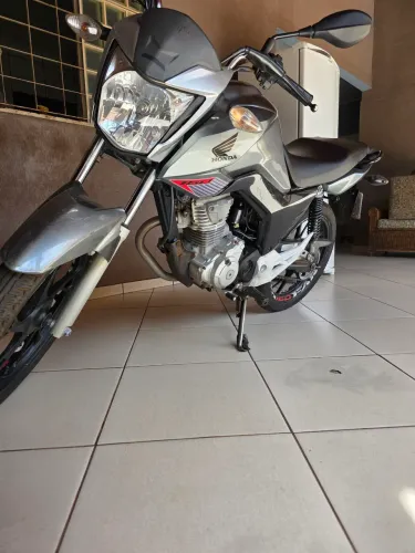 Vendo revisada sem detalhes!!