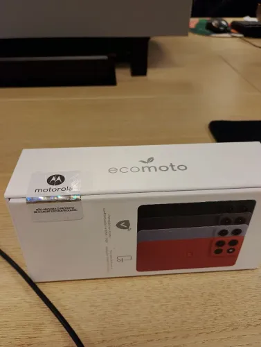 Moto G86 256/8 G na caixa, lacrado. Nota fiscal