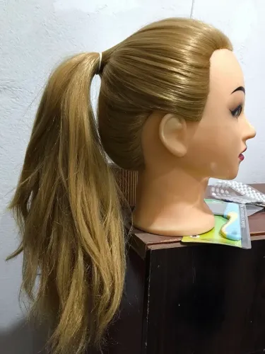 Cabelo de treino sintético