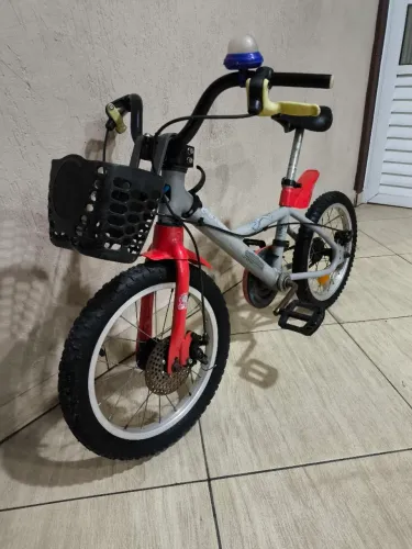 Bicicleta aro 16 Btwin Decathlon freio a disco