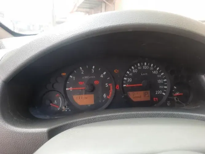 Nissan Frontier LE CD 4X4 2.5 TB Diesel Aut. 2010
