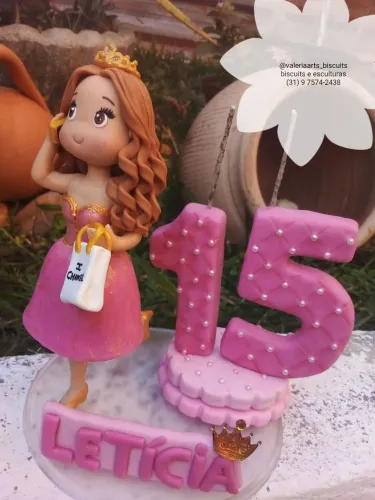 Boneca de biscuit personalizada por encomenda topo de bolo personalizado