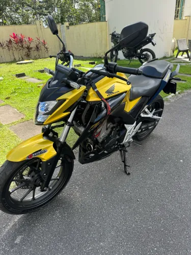 CB 300f 2024 -9.600 mil km