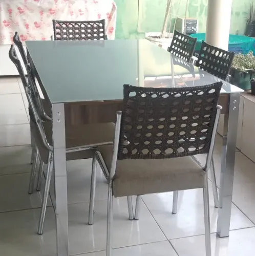 mesa de jantar de vidro com 6 cadeiras