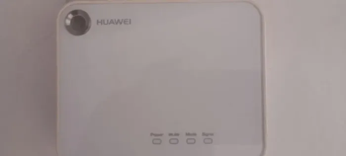 Modem/ roteador Huawei D100