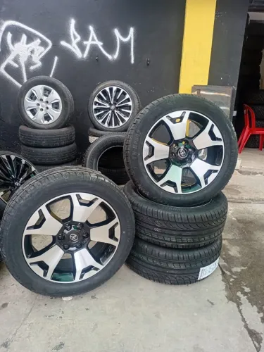 Rodas hilux daimond 20 disponível tudo zero ?