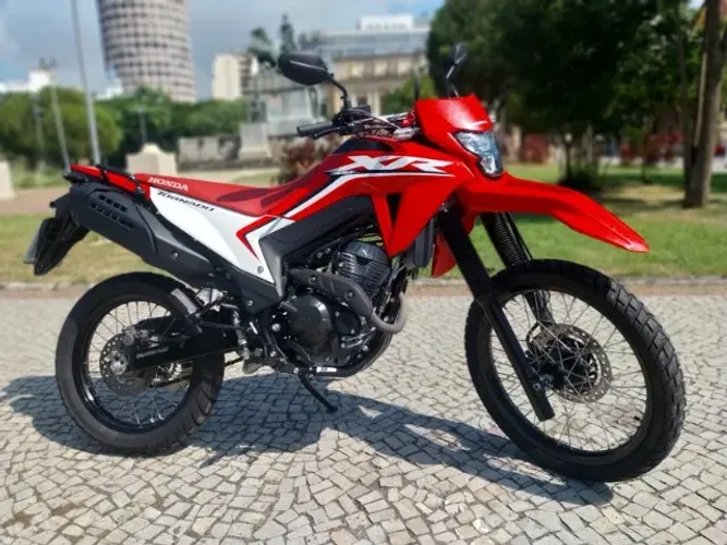 Honda XR Tornado 300 Só 1.400km (Muito Nova) Financio em até 48x