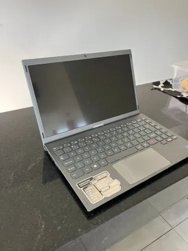 Notebook semi novo